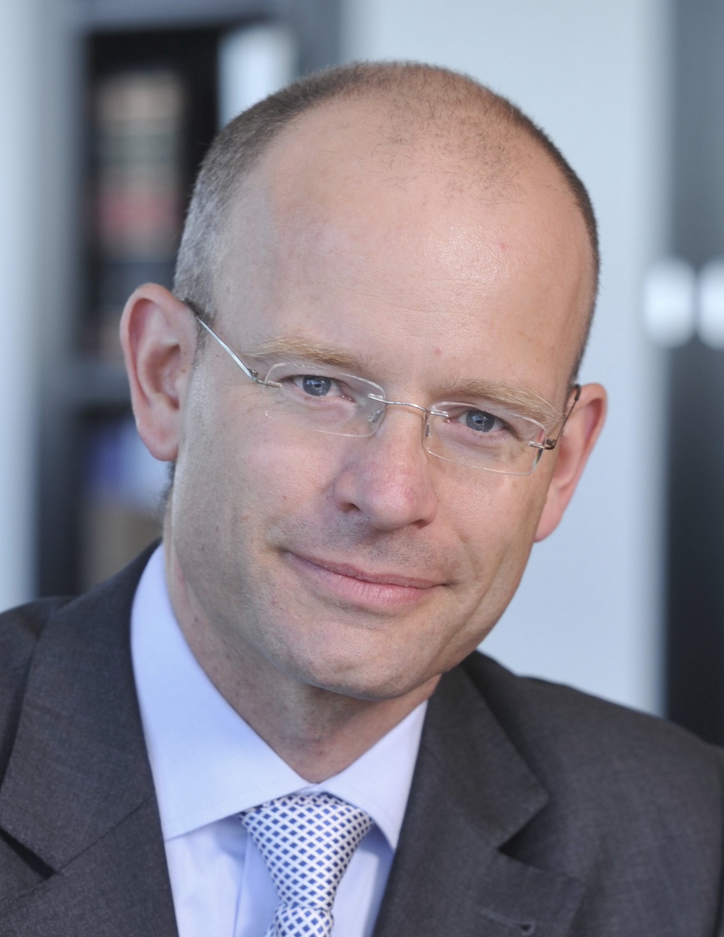 Dr. René Pankoke